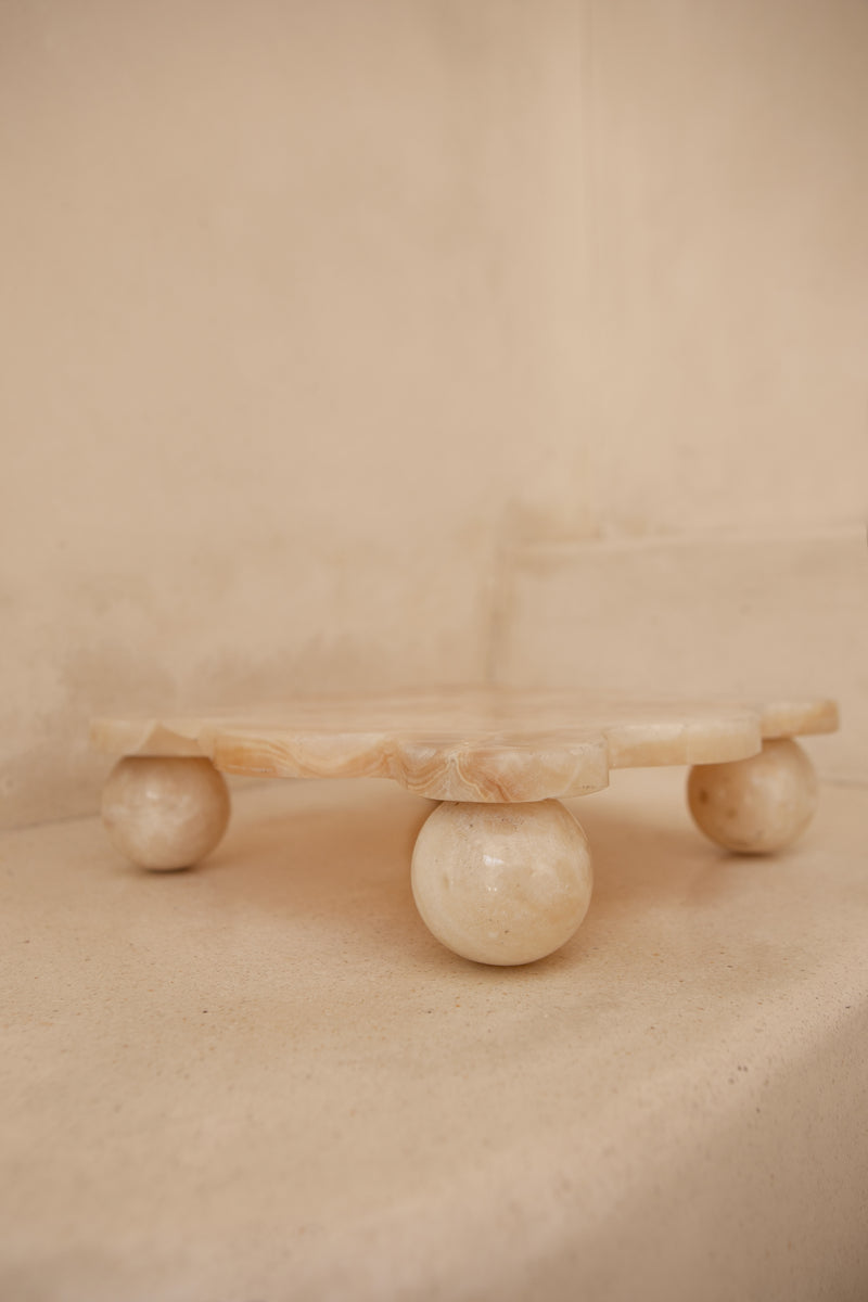 Onyx Footed Wave Tray | Natural