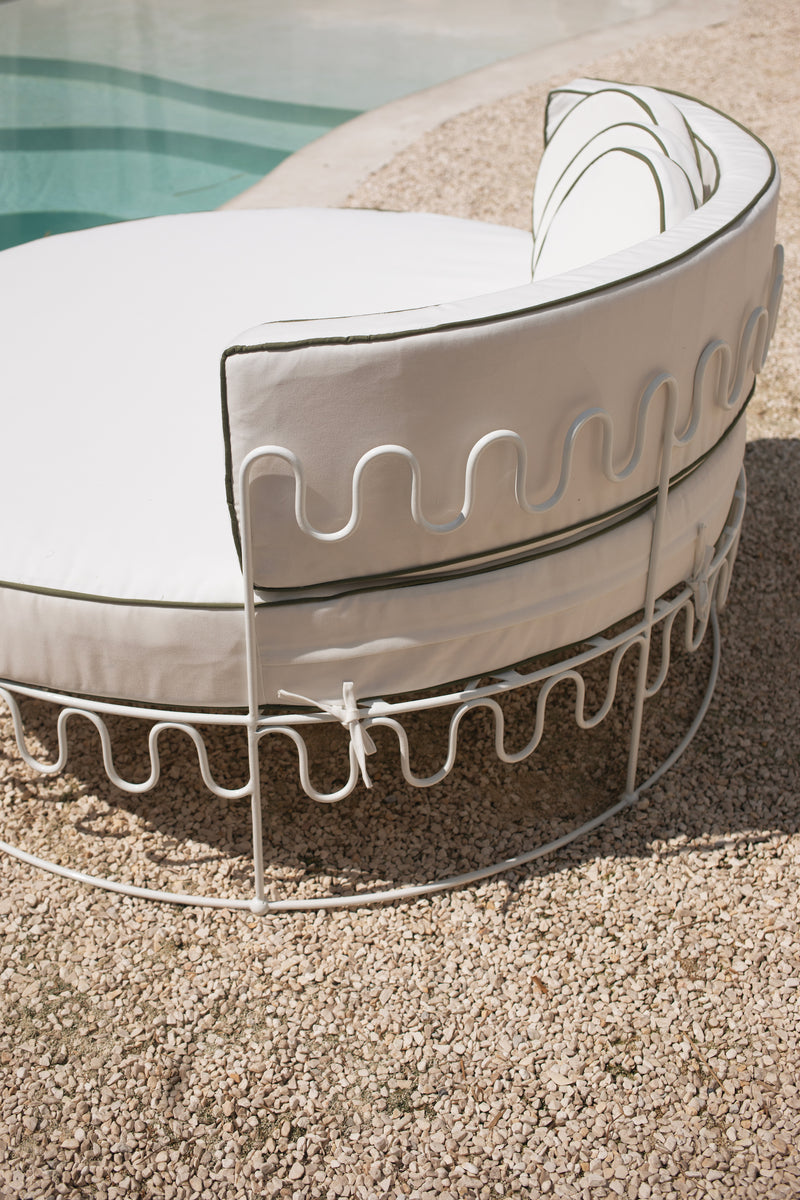 Wavy Circular Lounger | PRE-ORDER SEPTEMBER ARRIVAL