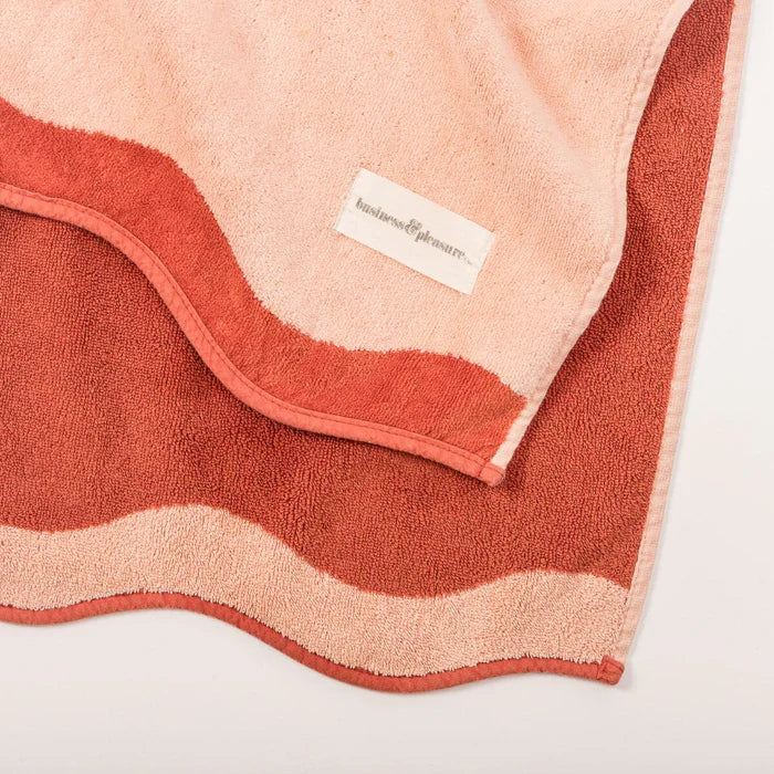 Business and Pleasure | The Beach Towel - Rivie Pink