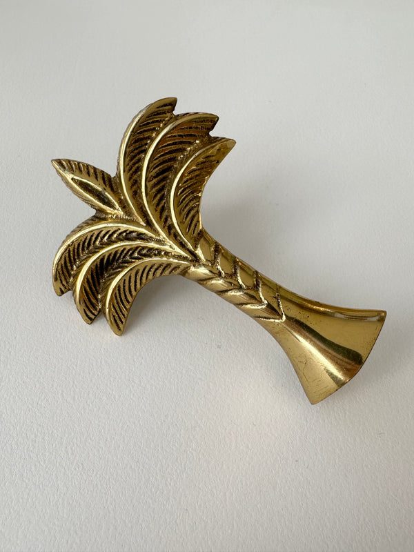 GOLD/BRASS PALM DOOR HANDLE